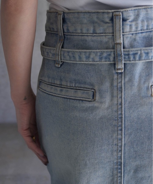 LOW CLASSIC(ロウ クラシック)の「BELTED HIGH WAIST DENIM SKIRT(デニムスカート・レディース・ブルー・M/S)」の8枚目の写真