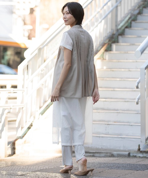 Munich（ミューニック）の「【速乾性】【通気性】【防シワ】麻調メッシュタックブラウス（シャツ/ブラウス・レディース・ホワイト/ブラック/ベージュ・FREE）」の6枚目の写真