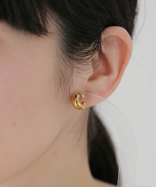 journal standard L'essage(ジャーナルスタンダードレサージュ)の「【AGMES/アグメス】MINI DAHLIA HUGGIES GOLD VERMEIL:ピアス(両耳)(ピアス(両耳用)・レディース・ゴールド・FREE)」の2枚目の写真