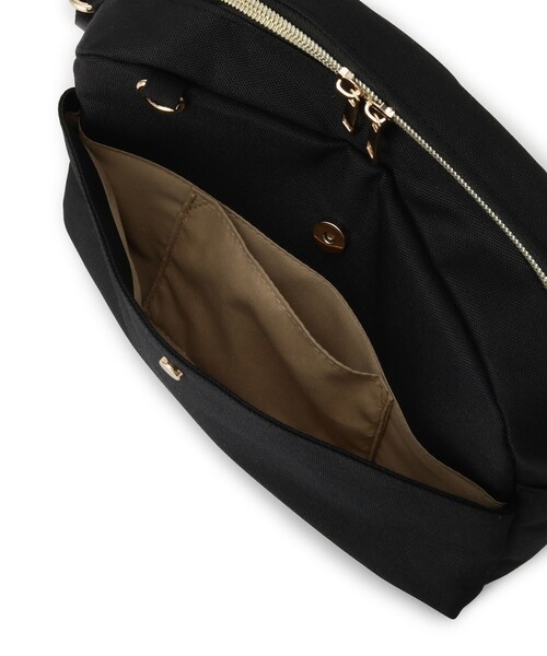 SHOO・LA・RUE（シューラルー）の「【撥水】フロントポケットショルダーバッグ（ショルダーバッグ・レディース・グレー/ブルー/ブラック・00）」の13枚目の写真