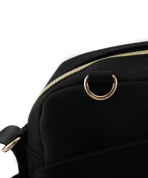 SHOO・LA・RUE（シューラルー）の「【撥水】フロントポケットショルダーバッグ（ショルダーバッグ・レディース・グレー/ブルー/ブラック・00）」の11枚目の写真