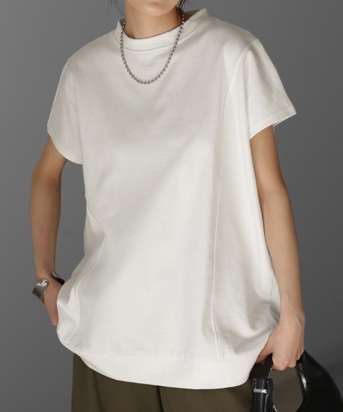 HUG.U(ハグユー)の「モックネックTシャツ(Tシャツ/カットソー・レディース・セージグリーン/ダークグレー/ブラック/ホワイト/ライトグレー/ライトブルー・FREE)」の2枚目の写真