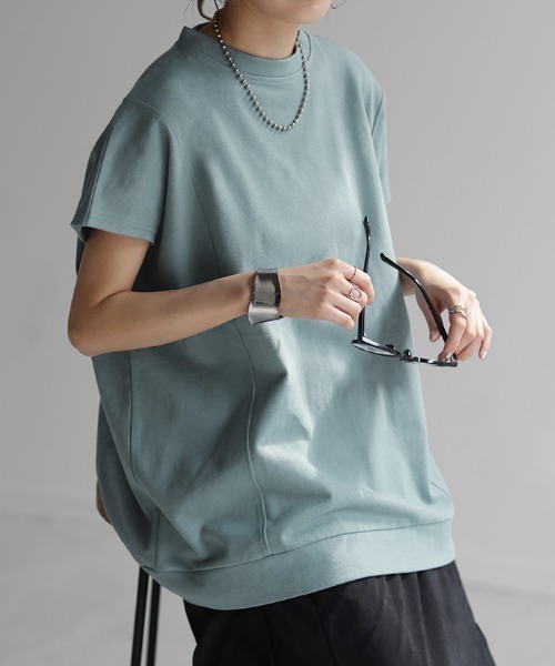HUG.U(ハグユー)の「モックネックTシャツ(Tシャツ/カットソー・レディース・セージグリーン/ダークグレー/ブラック/ホワイト/ライトグレー/ライトブルー・FREE)」の7枚目の写真