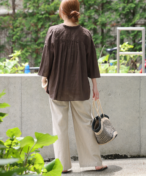JOURNAL STANDARD relume（ジャーナルスタンダード　レリューム）の「No.66フレンチリネンギャザーブラウス（シャツ/ブラウス・レディース・ブラウン/ネイビー・FREE）」の5枚目の写真