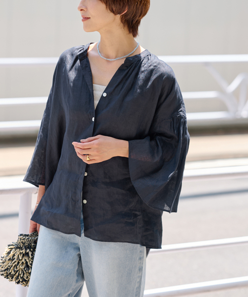 JOURNAL STANDARD relume（ジャーナルスタンダード　レリューム）の「No.66フレンチリネンギャザーブラウス（シャツ/ブラウス・レディース・ブラウン/ネイビー・FREE）」の20枚目の写真