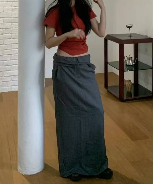 on:nue（オンニュ）の「【on:nue】フォールドストライプマキシスカート（スカート・レディース・ブラック/グレー・FREE）」の6枚目の写真