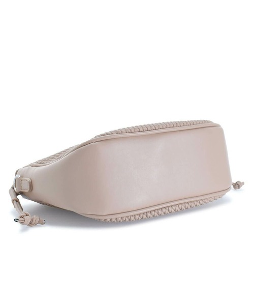 BarcosBlue(バルコスブルー)の「【BarcosBlue/バルコスブルー】キルティング風巾着2wayバッグ(ハンドバッグ・レディース・ベージュ/ブラック・ONE SIZE)」の5枚目の写真