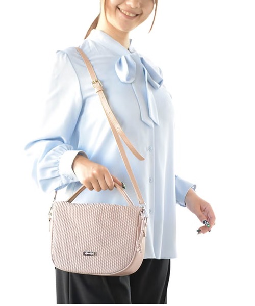 BarcosBlue(バルコスブルー)の「【BarcosBlue/バルコスブルー】キルティング風巾着2wayバッグ(ハンドバッグ・レディース・ベージュ/ブラック・ONE SIZE)」の13枚目の写真