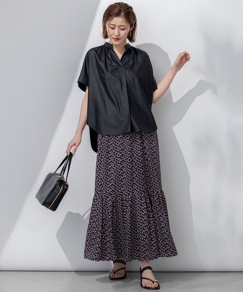 23区(ニジュウサンク)の「【接触冷感/UVカット】ドライスラブストレッチ スキッパー ブラウス(シャツ/ブラウス・レディース・ネイビー系/ベージュ系/ダークブラウン系・38)」の5枚目の写真