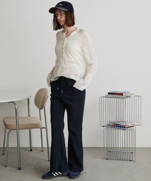 Auntie Rosa Holiday(アンティローザホリデー)の「セミフレアスウェットイージーパンツ / サイズ展開あり(その他パンツ・レディース・ネイビー/グレー・SMALL/MEDIUM)」の9枚目の写真