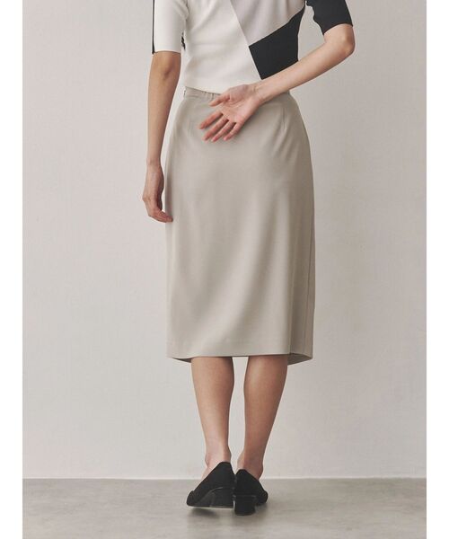 TONAL（トーナル）の「スーツアシメタイトスカート（スカート・レディース・ネイビー/グレー/ベージュ/ブラック・SMALL/MEDIUM/LARGE）」の9枚目の写真
