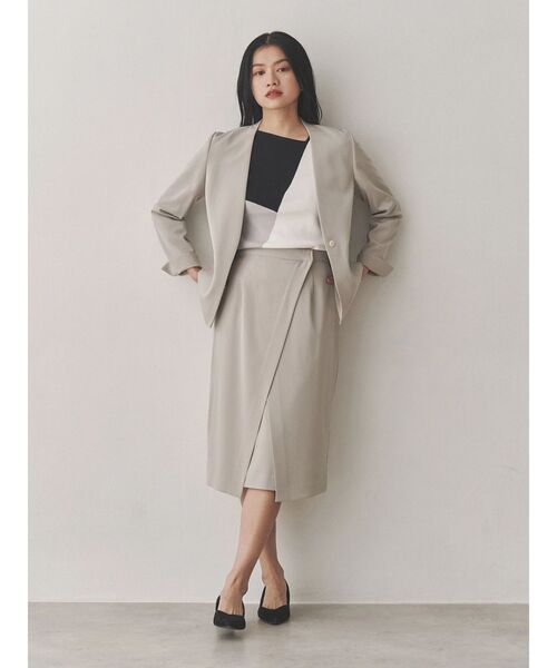 TONAL（トーナル）の「スーツアシメタイトスカート（スカート・レディース・ネイビー/グレー/ベージュ/ブラック・SMALL/MEDIUM/LARGE）」の5枚目の写真