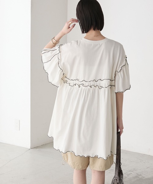 forksy.（フォルクシー）の「【forksy.】フレアスリーブ ハイウエスト切替 フリルメローオーバーサイズTシャツ（Tシャツ/カットソー・レディース・ブラック/ネイビー/オフホワイト・FREE）」の4枚目の写真