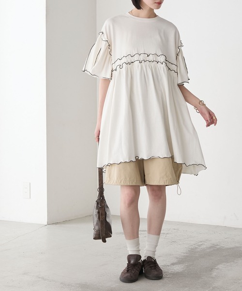 forksy.（フォルクシー）の「【forksy.】フレアスリーブ ハイウエスト切替 フリルメローオーバーサイズTシャツ（Tシャツ/カットソー・レディース・ブラック/ネイビー/オフホワイト・FREE）」の14枚目の写真