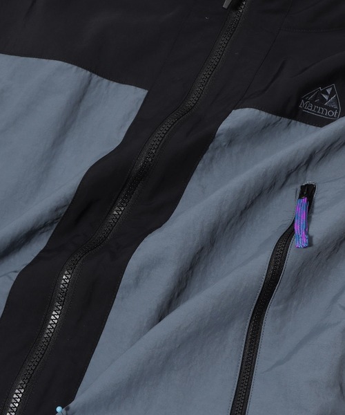 MARMOT(マーモット)の「Marmot / ナイロンブルゾン《ESTNATION EXCLUSIVE》(ブルゾン・レディース・ブラック/ブルー・FREE)」の3枚目の写真