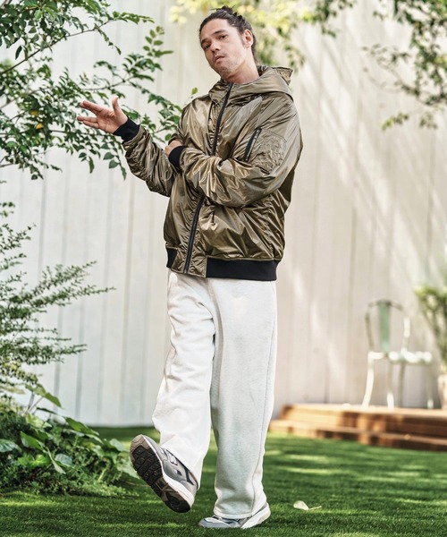 CAMBIO(カンビオ)の「mj10834- Metallic Coating Hooded Padded Blouson ブルゾン(ブルゾン・メンズ・ブラック/シルバー/ゴールド・S/M/L)」の7枚目の写真