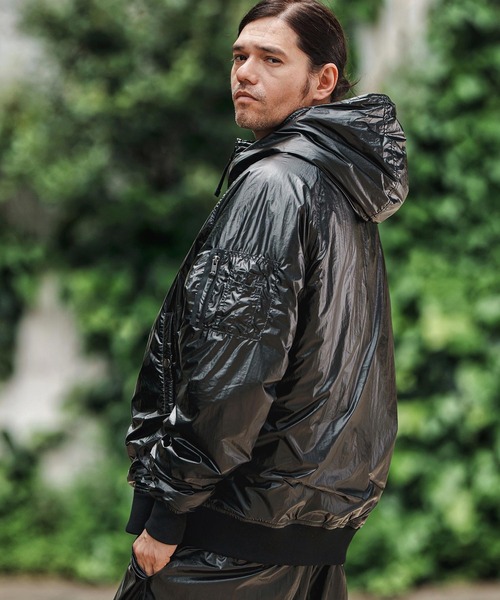 CAMBIO(カンビオ)の「mj10834- Metallic Coating Hooded Padded Blouson ブルゾン(ブルゾン・メンズ・ブラック/シルバー/ゴールド・S/M/L)」の18枚目の写真