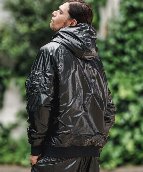 CAMBIO(カンビオ)の「mj10834- Metallic Coating Hooded Padded Blouson ブルゾン(ブルゾン・メンズ・ブラック/シルバー/ゴールド・S/M/L)」の19枚目の写真