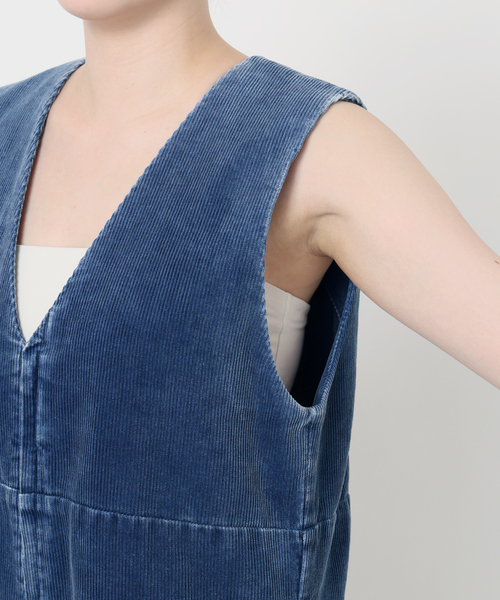 IENA LA BOUCLE（イエナラブークル）の「IENA LA BOUCLE インディゴコーデュロイオールインワン（つなぎ/オールインワン・レディース・ブルー・36/38）」の5枚目の写真