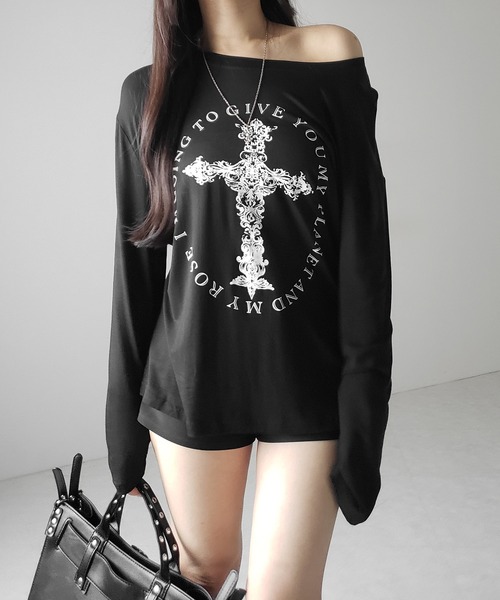 me+em select(ミームセレクト)の「【 ワンショルにできる2way 】クロスロゴプリントワンショルルーズシアーTシャツ / 2WAY cross logo print one shoulder loose sheer T-shirt(Tシャツ/カットソー・レディース・ブラック/ホワイト・FREE)」の13枚目の写真