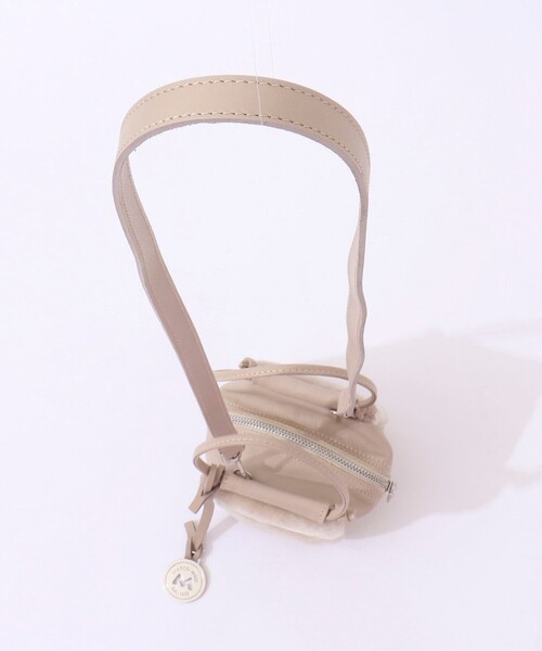 marco masi（マルコマージ）の「【MARCO MASI/ マルコマージ】ミニキューブムートンバッグ（ショルダーバッグ・レディース・グレイッシュベージュ/キャメル・FREE）」の12枚目の写真