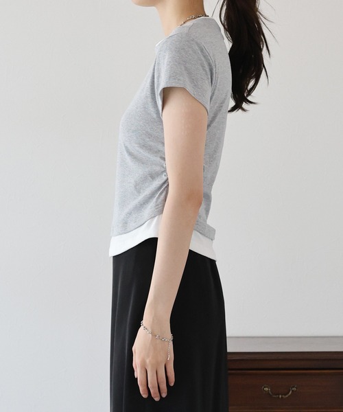 BLUEEAST(ブルーイースト)の「サイドシャーリングレイヤードTシャツ(Tシャツ/カットソー・レディース・グレー/ブラック・MEDIUM)」の16枚目の写真