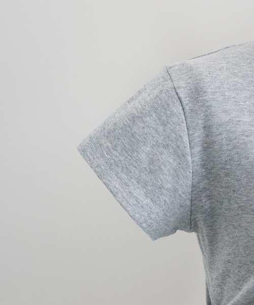 BLUEEAST(ブルーイースト)の「サイドシャーリングレイヤードTシャツ(Tシャツ/カットソー・レディース・グレー/ブラック・MEDIUM)」の22枚目の写真