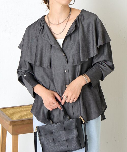 Jena espace merveilleux（ジェナ　エスパスメルヴェイユ）の「テンセルネックフリルシャツ（シャツ/ブラウス・レディース・ブラック/ネイビー・FREE）」の2枚目の写真