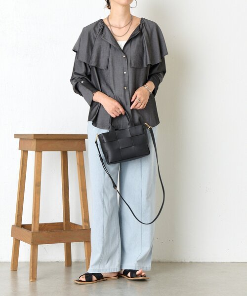 Jena espace merveilleux（ジェナ　エスパスメルヴェイユ）の「テンセルネックフリルシャツ（シャツ/ブラウス・レディース・ブラック/ネイビー・FREE）」の4枚目の写真