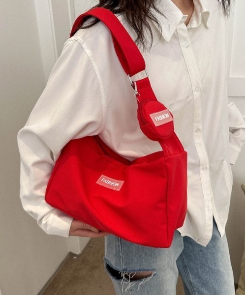 BACKYARD FAMILY(バックヤードファミリー)の「ショルダーバッグ 小銭入れ付き(ショルダーバッグ・レディース・ブラック/ミント/オレンジ/ピンク/レッド/アイボリー・FREE)」の18枚目の写真