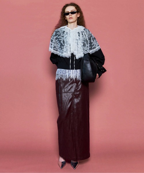 MAISON SPECIAL(メゾンスペシャル)の「Waist Cross Vegan Leather Tight Slit Skirt/ウエストクロスヴィーガンレザータイトスリットスカート(スカート・レディース・ブラック/ボルドー・36/38)」の5枚目の写真