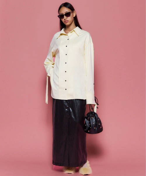 MAISON SPECIAL(メゾンスペシャル)の「Waist Cross Vegan Leather Tight Slit Skirt/ウエストクロスヴィーガンレザータイトスリットスカート(スカート・レディース・ブラック/ボルドー・36/38)」の3枚目の写真