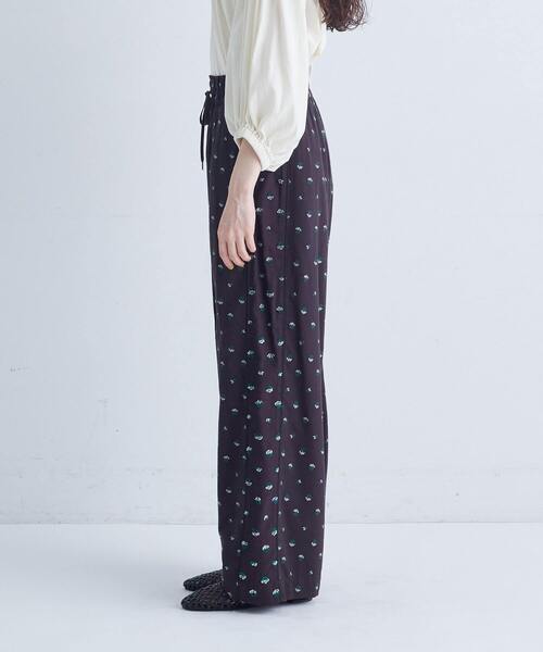 conges payes ADIEU TRISTESSE（コンジェ ペイエ アデュートリステス）の「フラワーカットジャカードパンツ（その他パンツ・レディース・グレー系その他/ブラウン系その他・38）」の6枚目の写真