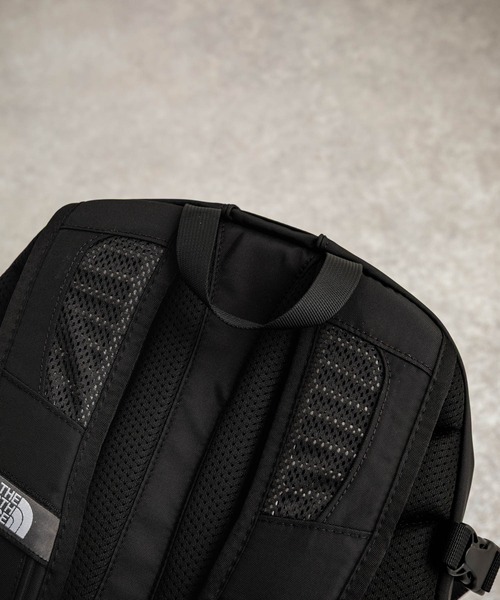 THE NORTH FACE(ザノースフェイス)の「新色追加 THE NORTH FACE ザ・ノースフェイス HOT SHOT SE BACK PACK ホットショット バックパック/リュック(バックパック/リュック・メンズ・ブラック・FREE)」の4枚目の写真