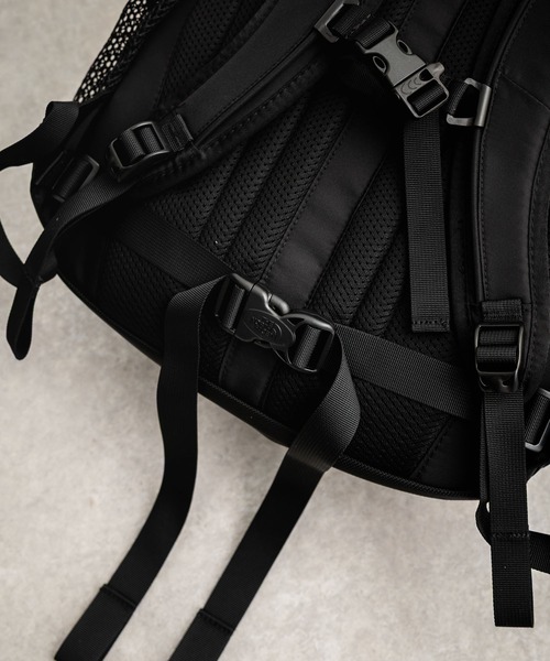 THE NORTH FACE(ザノースフェイス)の「新色追加 THE NORTH FACE ザ・ノースフェイス HOT SHOT SE BACK PACK ホットショット バックパック/リュック(バックパック/リュック・メンズ・ブラック・FREE)」の5枚目の写真