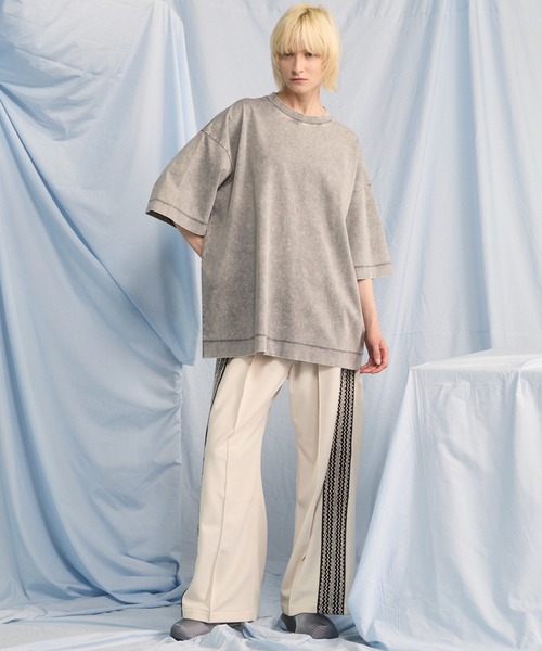 MAISON SPECIAL(メゾンスペシャル)の「《UNISEX》Extremely Cool Fade Smooth Prime-Over Crew Neck T-Shirt/超冷感フェードスムースプライムオーバークルーネックTシャツ【MAISON SPECIAL/メゾンスペシャル】(Tシャツ/カットソー・メンズ・チャコールグレー/グレー・2/1/0)」の9枚目の写真