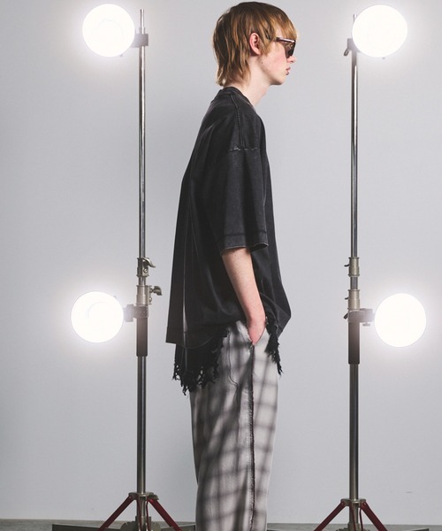MAISON SPECIAL(メゾンスペシャル)の「《UNISEX》Extremely Cool Fade Smooth Prime-Over Crew Neck T-Shirt/超冷感フェードスムースプライムオーバークルーネックTシャツ【MAISON SPECIAL/メゾンスペシャル】(Tシャツ/カットソー・メンズ・チャコールグレー/グレー・2/1/0)」の11枚目の写真