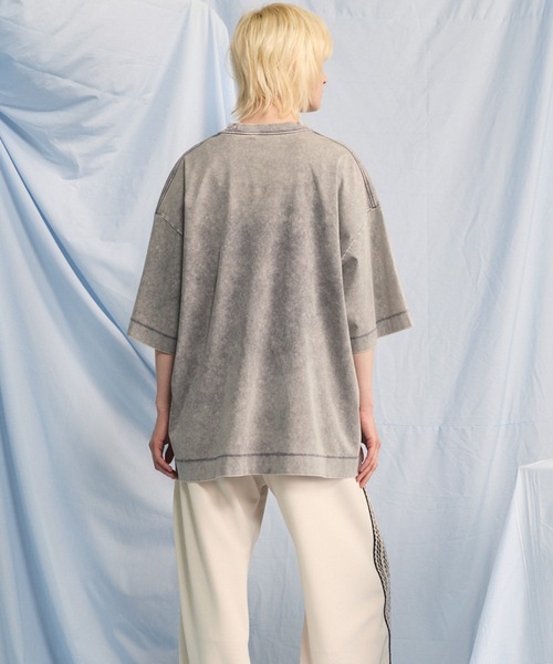 MAISON SPECIAL(メゾンスペシャル)の「《UNISEX》Extremely Cool Fade Smooth Prime-Over Crew Neck T-Shirt/超冷感フェードスムースプライムオーバークルーネックTシャツ【MAISON SPECIAL/メゾンスペシャル】(Tシャツ/カットソー・メンズ・チャコールグレー/グレー・2/1/0)」の15枚目の写真