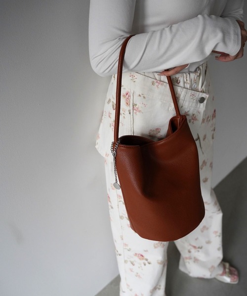 SANSeLF(サンセルフ)の「【SANSeLF】バケツフォルムワンショルダーハンドバッグ saa25a041(ショルダーバッグ・レディース・ホワイト/ブラック/ライトブラウン・FREE)」の6枚目の写真