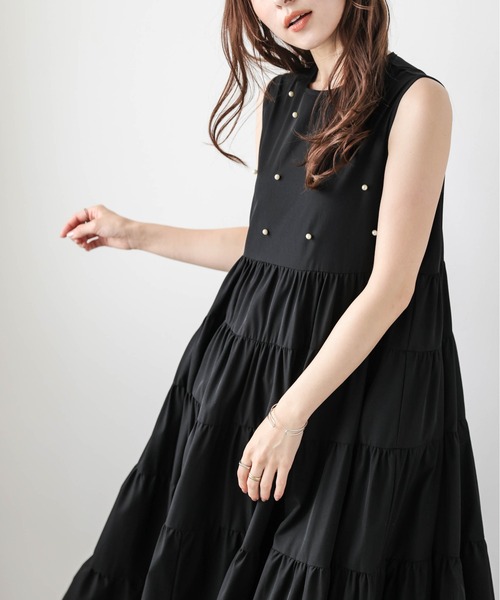 AMELY(エミリー)の「ティアードギャザーワンピース(ワンピース・レディース・ブラック/ネイビー・フリー)」の5枚目の写真