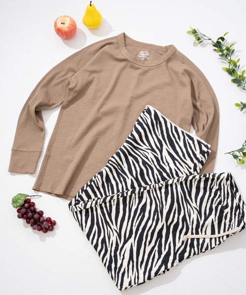 FRUIT OF THE LOOM（フルーツオブザルーム）の「【FRUIT OF THE LOOM】ワッフルルームウエアアニマルスキ/セットアップ（ルームウェア/パジャマ・メンズ・ブラウン/グレー/ブラック・L/M）」の3枚目の写真