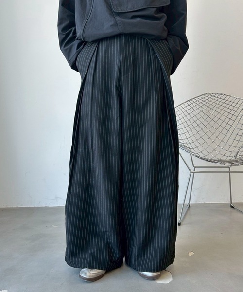 UNDERSTATEMENTs（アンダーステイトメント）の「【ユニセックス】ブロックチェック×ストライプラップタックワイドスラックス（スラックス・メンズ・ブラック系その他/グレー系その他・SMALL/MEDIUM/LARGE）」の22枚目の写真