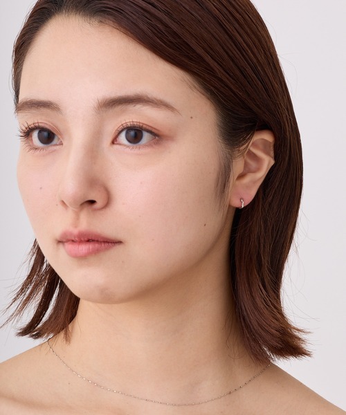 CALIN　STANDARD（カリンスタンダード）の「◆金属アレルギー対応◆◆made in japan◆【純金厚メッキ】ツイスト　極小ミニマルカーブピアス（ピアス（両耳用）・レディース・ゴールド/ピンクゴールド/シルバー・FREE）」の8枚目の写真