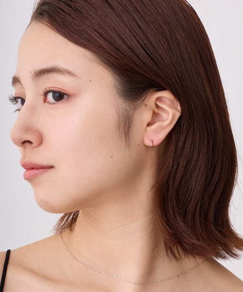 CALIN　STANDARD（カリンスタンダード）の「◆金属アレルギー対応◆◆made in japan◆【純金厚メッキ】ツイスト　極小ミニマルカーブピアス（ピアス（両耳用）・レディース・ゴールド/ピンクゴールド/シルバー・FREE）」の9枚目の写真
