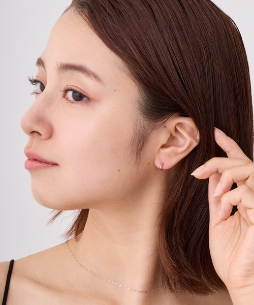 CALIN　STANDARD（カリンスタンダード）の「◆金属アレルギー対応◆◆made in japan◆【純金厚メッキ】ツイスト　極小ミニマルカーブピアス（ピアス（両耳用）・レディース・ゴールド/ピンクゴールド/シルバー・FREE）」の10枚目の写真