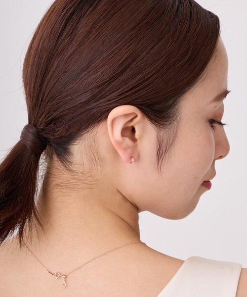 CALIN　STANDARD（カリンスタンダード）の「◆金属アレルギー対応◆◆made in japan◆【純金厚メッキ】ツイスト　極小ミニマルカーブピアス（ピアス（両耳用）・レディース・ゴールド/ピンクゴールド/シルバー・FREE）」の13枚目の写真