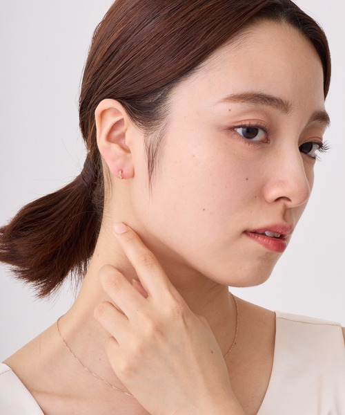 CALIN　STANDARD（カリンスタンダード）の「◆金属アレルギー対応◆◆made in japan◆【純金厚メッキ】ツイスト　極小ミニマルカーブピアス（ピアス（両耳用）・レディース・ゴールド/ピンクゴールド/シルバー・FREE）」の14枚目の写真