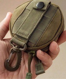 CALIFORNIA OUTFITTERS（カリフォルニア アウトフィッターズ）の「8B23 カラビナ付 ラウンドコインケース ミリタリーラウンドポーチ アウトドア対応（財布・メンズ）」