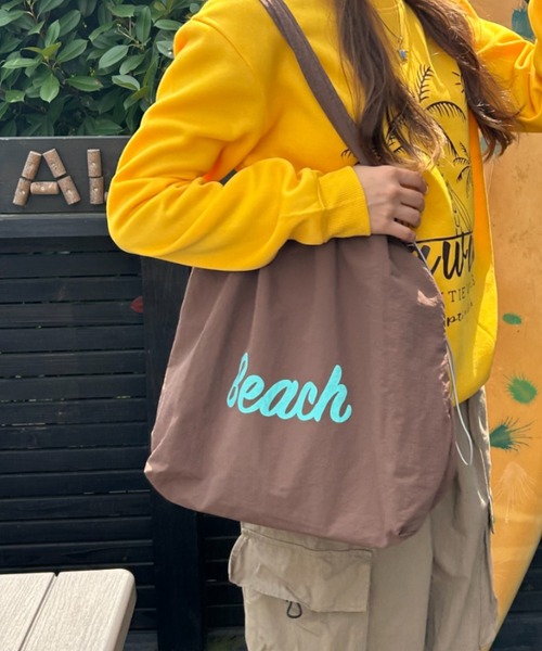 Loco Ocean（ロコオーシャン）の「Beachロゴ入りナイロントートバッグ（トートバッグ・レディース・マスタード/ブラウン・ONE SIZE）」の5枚目の写真