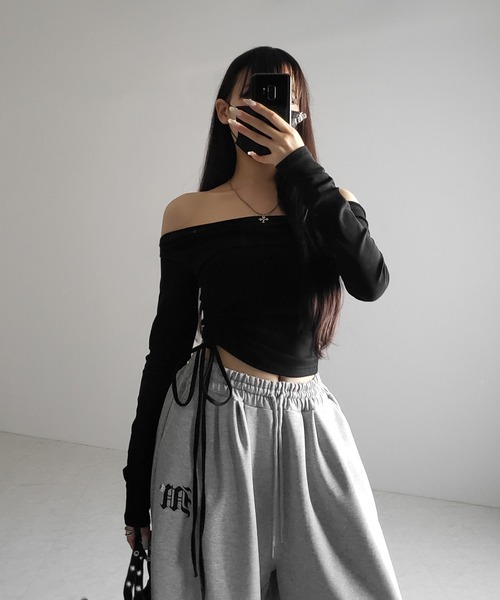me+em select(ミームセレクト)の「※※シャーリングリボンショートオフショルカットソートップス / shirring ribbon short off shoulder cutsew tops(Tシャツ/カットソー・レディース・ブラック/グレー/ホワイト・FREE)」の22枚目の写真